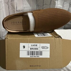 Journee Collection Men's Tan Perforated Loafers